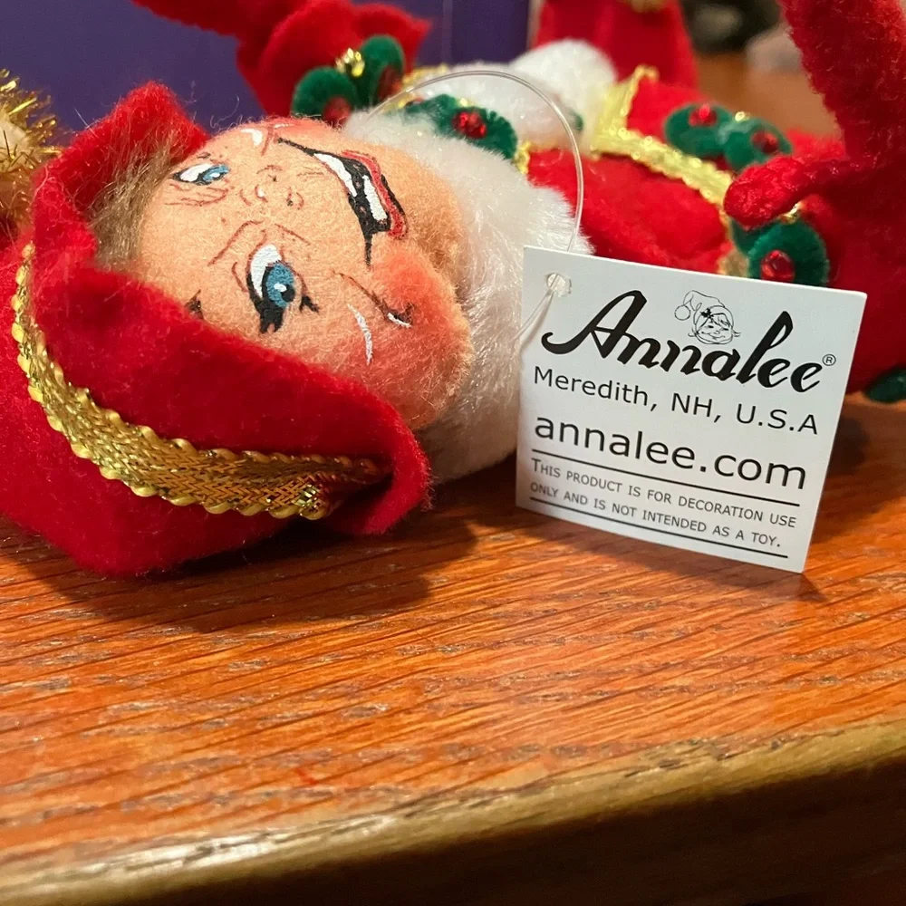 NWT Annalee 9” Red Elegant Elf.  Eyes open, mischievous grin, brown hair. 500908